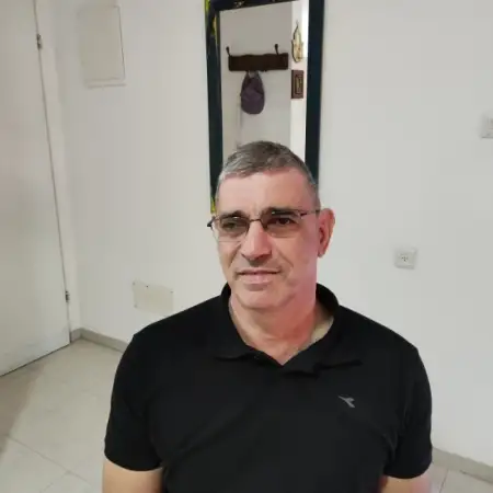 אברהם, 69Кирьят Ям 