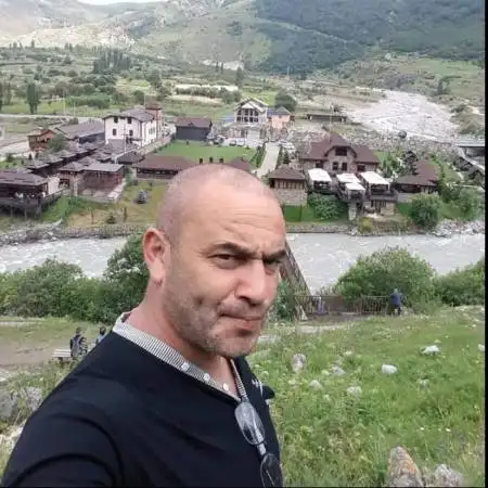 Ян, 52Ашдод