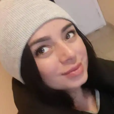 Эстер, 38