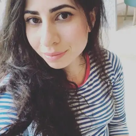 Esty, 36