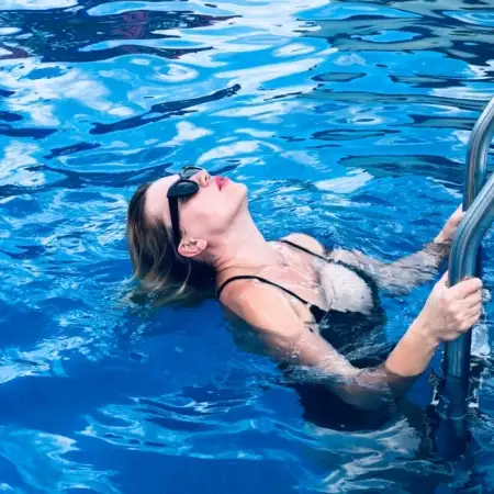 Natalia, 38
