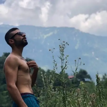 Roy, 28Кадима