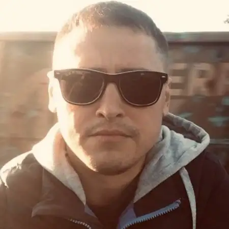 Макс, 38