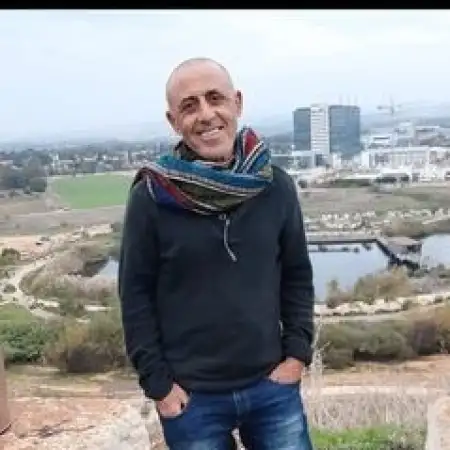 איציק, 66 Зихрон Яаков
