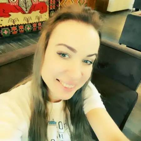Alena, 39