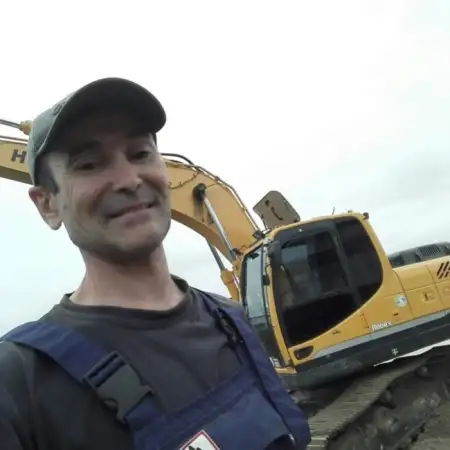 Aron, 49
