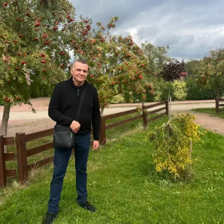 Vlad, 51