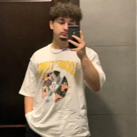 Давид, 24