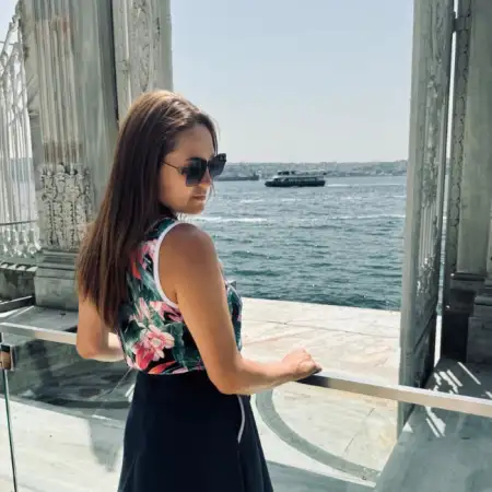 Elena, 40