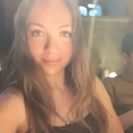 Maria, 37