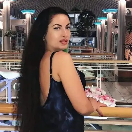 Karina, 41
