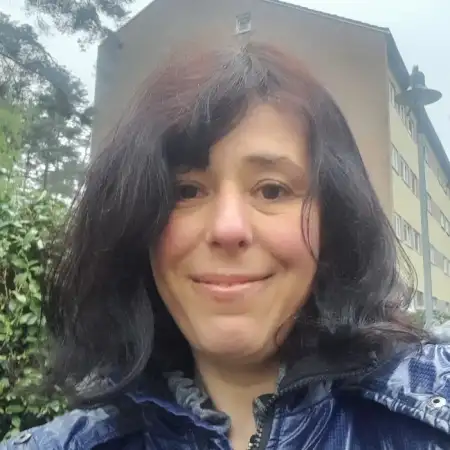 Alla, 49