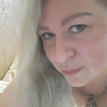 Natali, 39