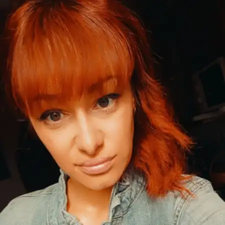 Лидия, 38