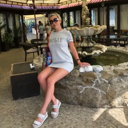 Svetlana, 41