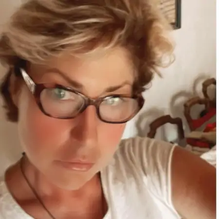 Лариса, 54
