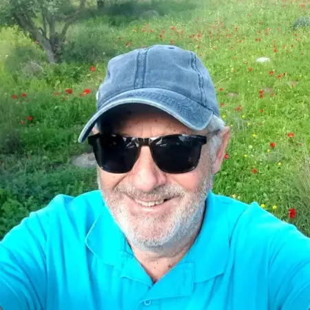 גיורא, 80Реховот 