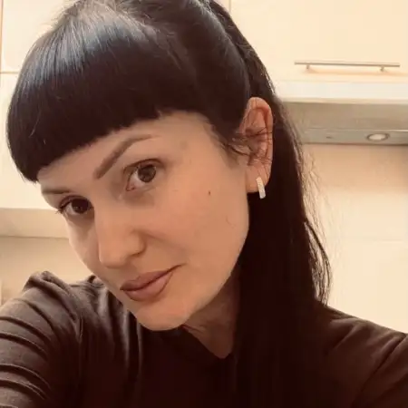 Irina, 39