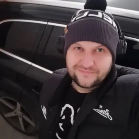 Денис, 40