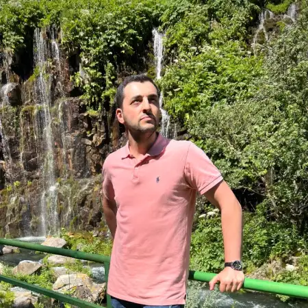 Pavel, 33