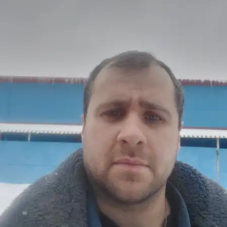 Владимир, 33