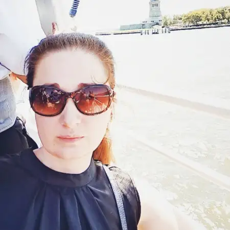 Lena, 47