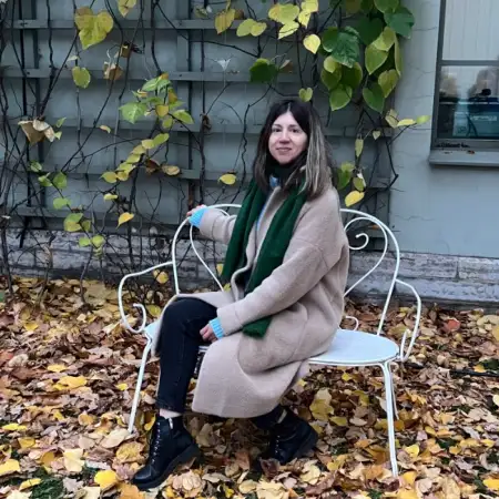 Anastasia, 43