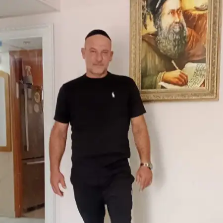 דרור, 45Кирьят Гат 