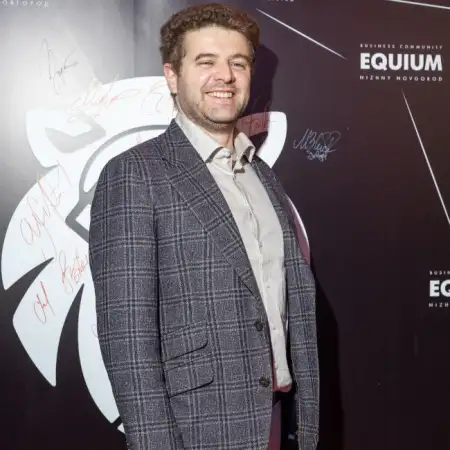 Alex, 41