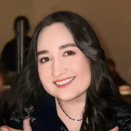 Anna, 27
