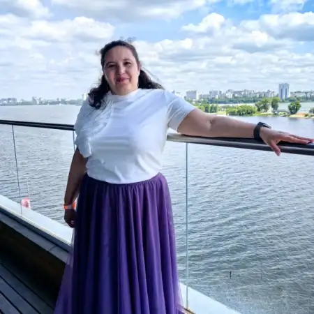 Nina, 50