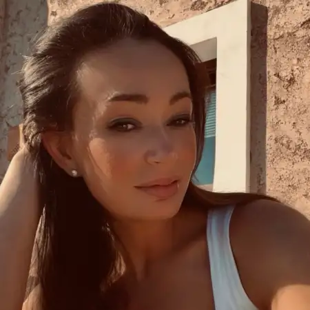 Anna, 42