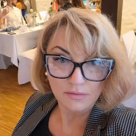 Лена, 52