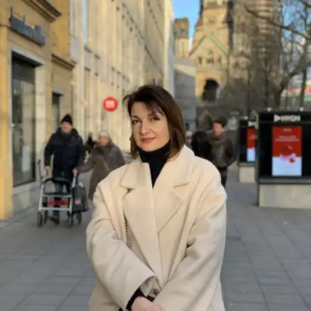 Марта, 46