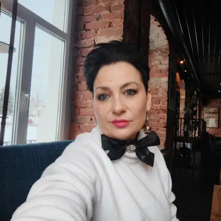 Лада, 42