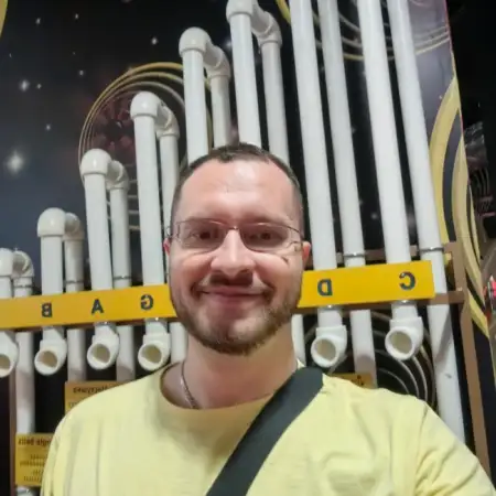 Михаил, 35