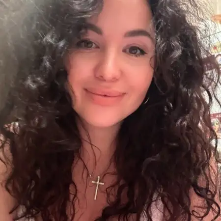 Yana, 38