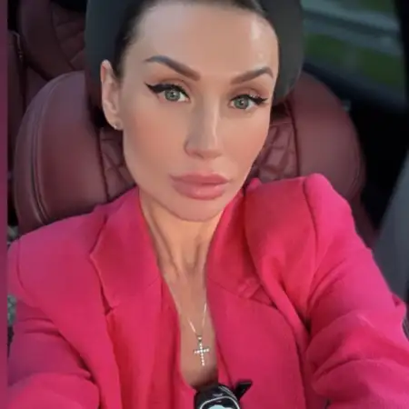 Rena, 43