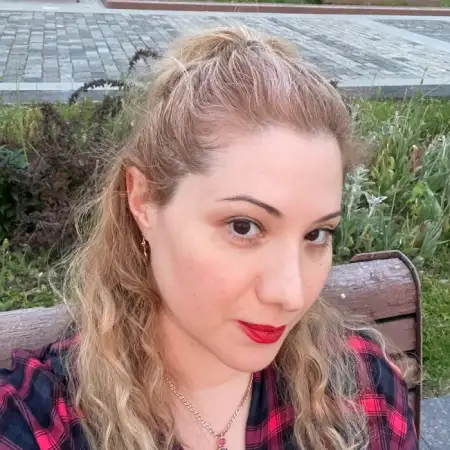 Elvira, 43