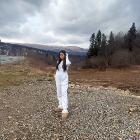 Лайла, 27