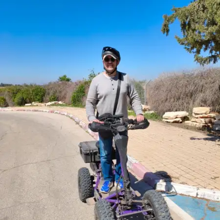 אריאל, 49Тель Авив 