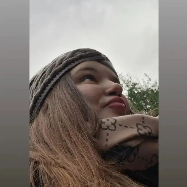Elena, 34