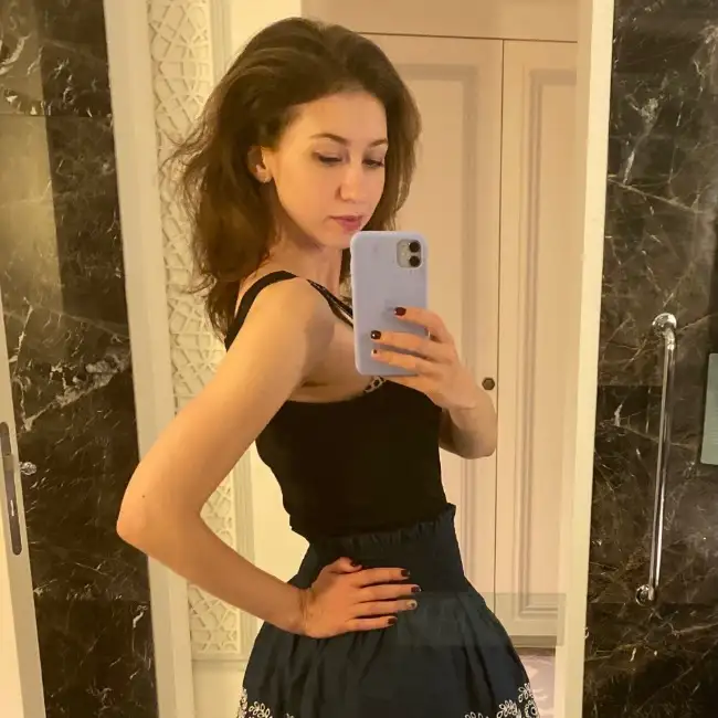 Lana · 37 ·