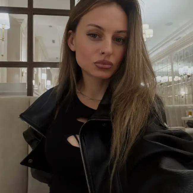 Виктория · 35 ·