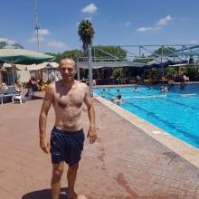 Дмитрий, 42  года  желает найти на израильском сайте знакомств Женщину